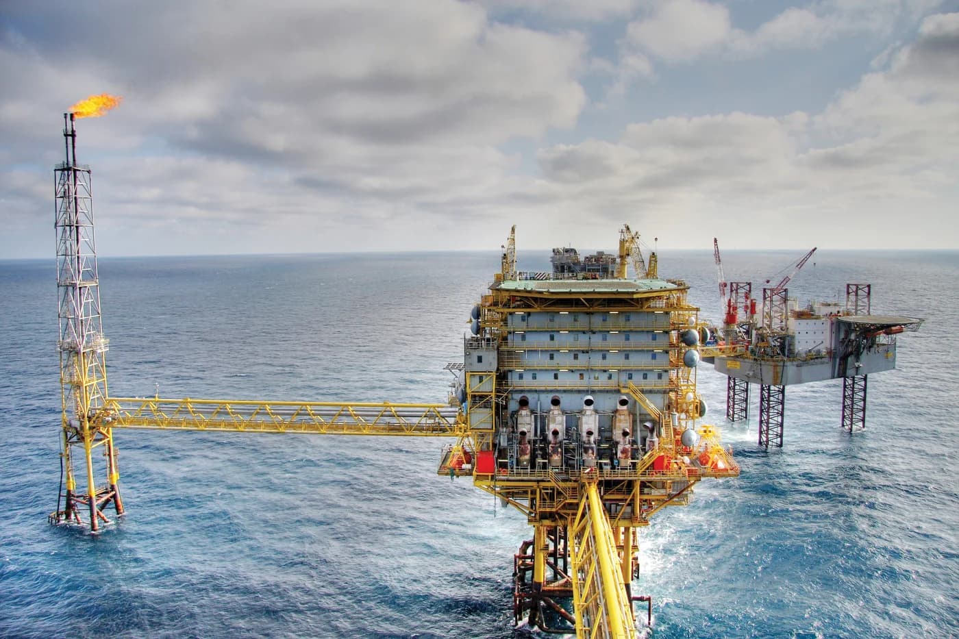 Neptun Deep avansează: platforma offshore e instalată