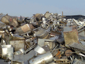 Un giurgiuvean a fost amendat pentru comercializare ilegala de desuri reciclabile