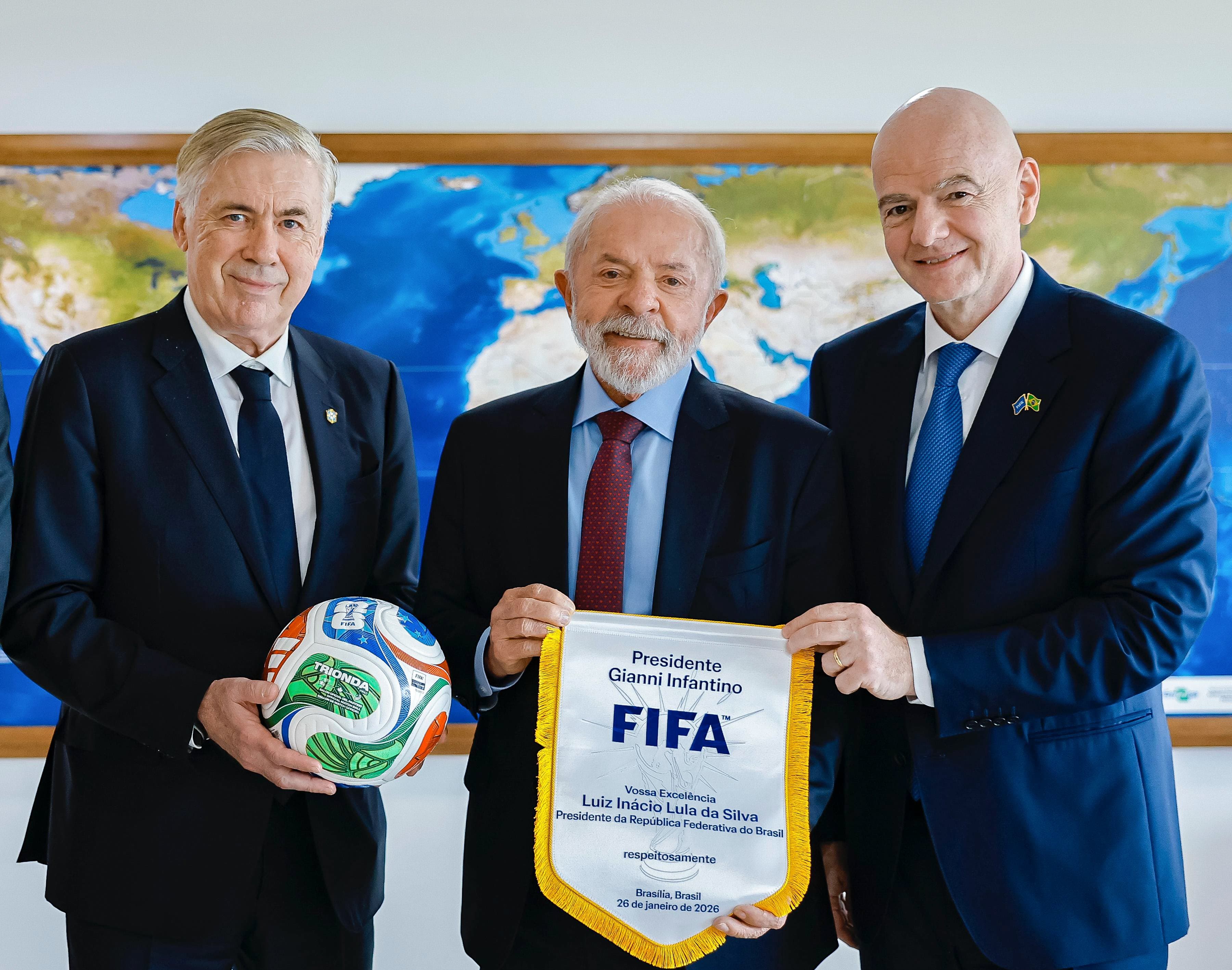 Gianni Infantino, președintele FIFA, în timpul unei întâlniri oficiale