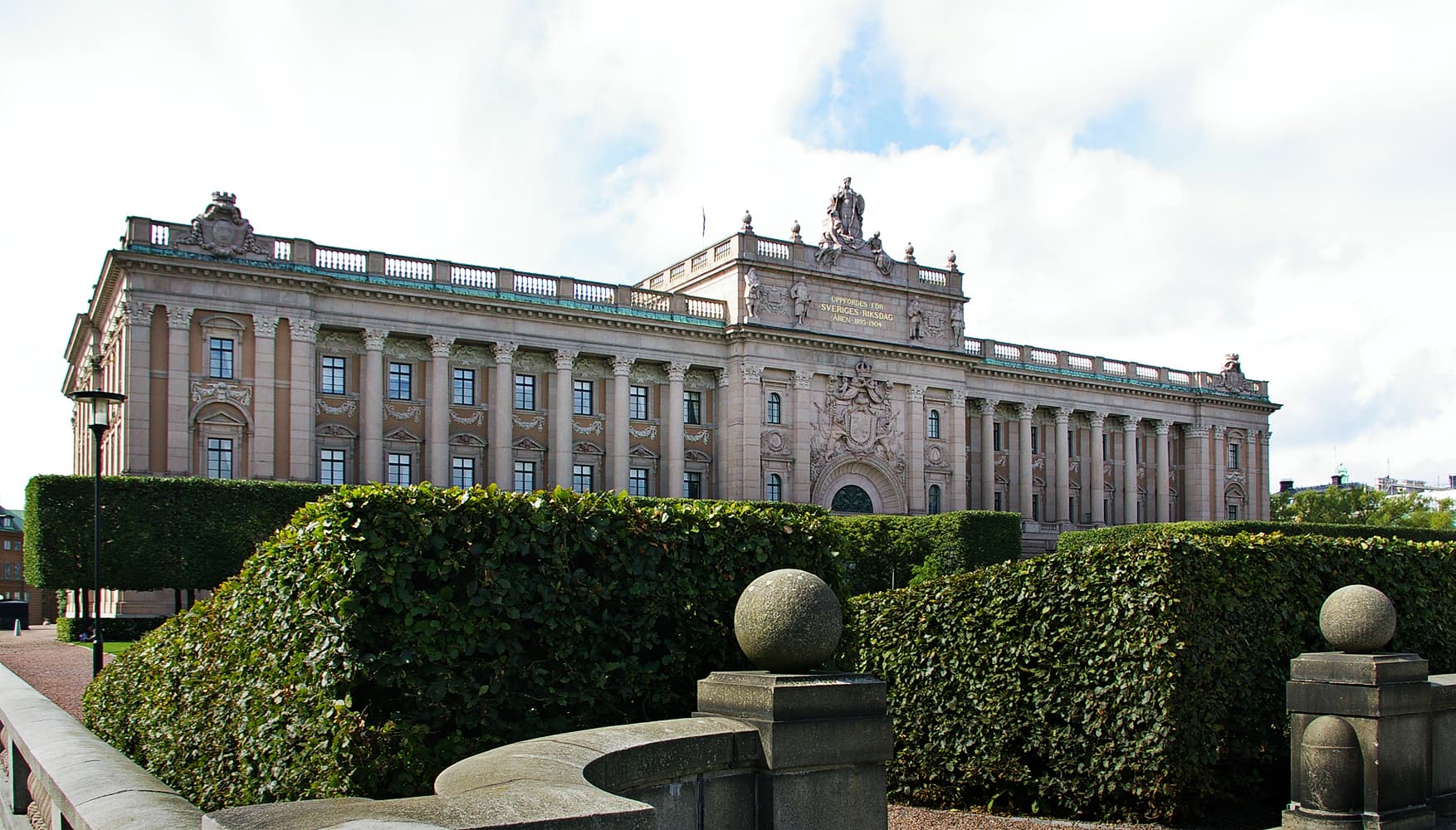 Clădirea Parlamentului suedez (Riksdagshuset) din Stockholm, văzută din exterior