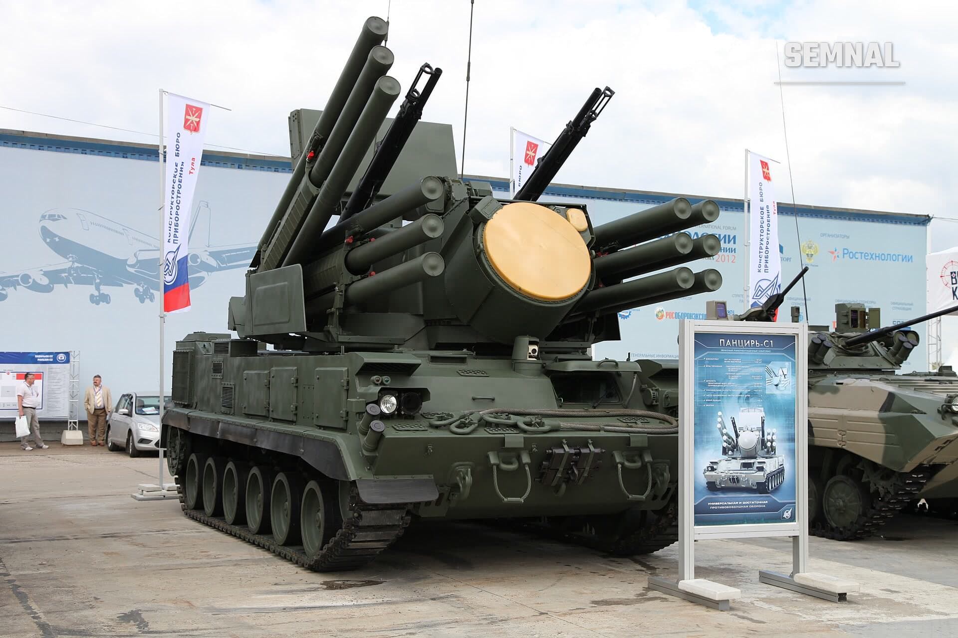Sistem rusesc de apărare antiaeriană Pantsir-S1, expus la un târg de armament din Rusia