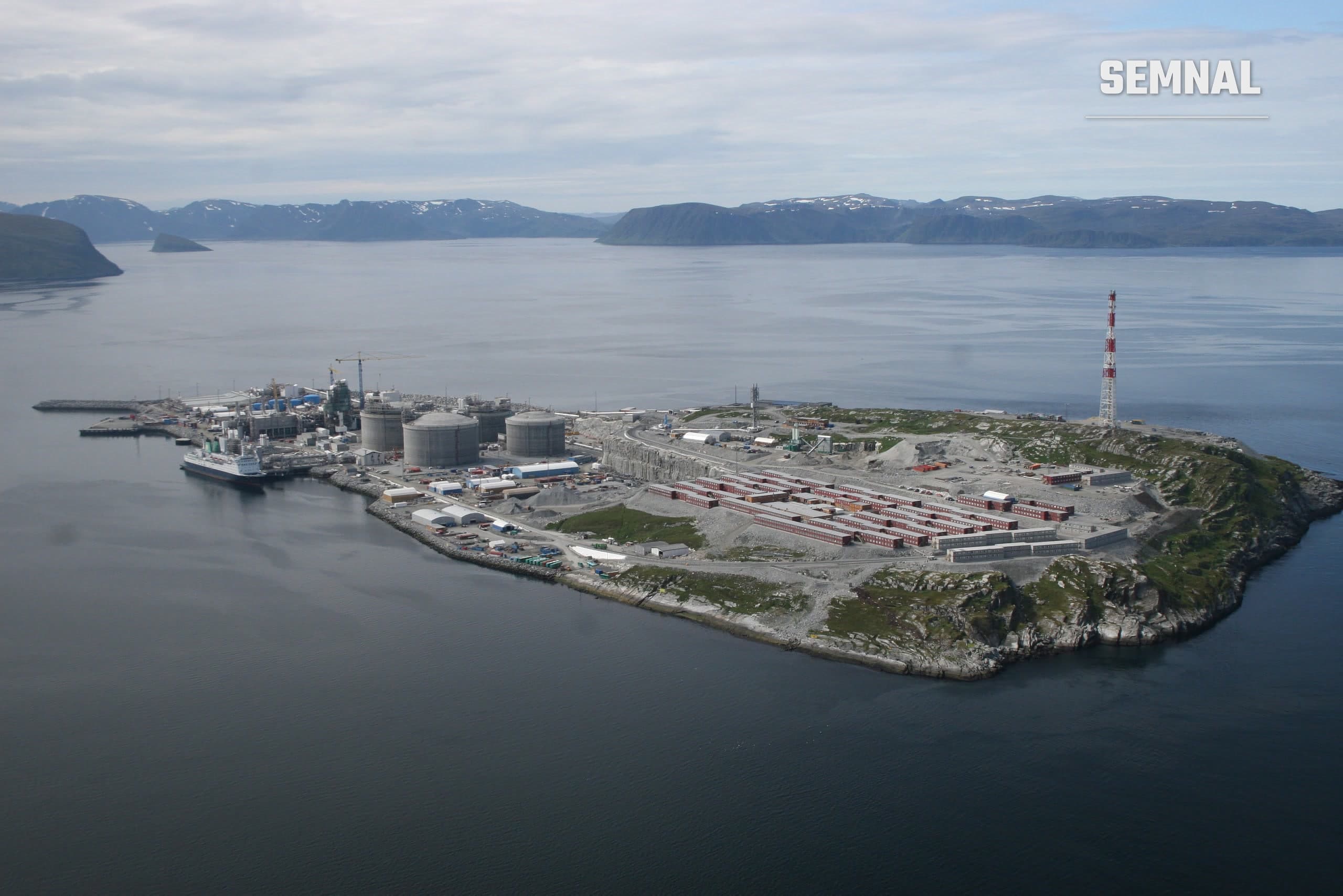 Instalația de gaz natural lichefiat Melkøya, lângă Hammerfest, în nordul Norvegiei, alimentată cu gaz din Marea Barents
