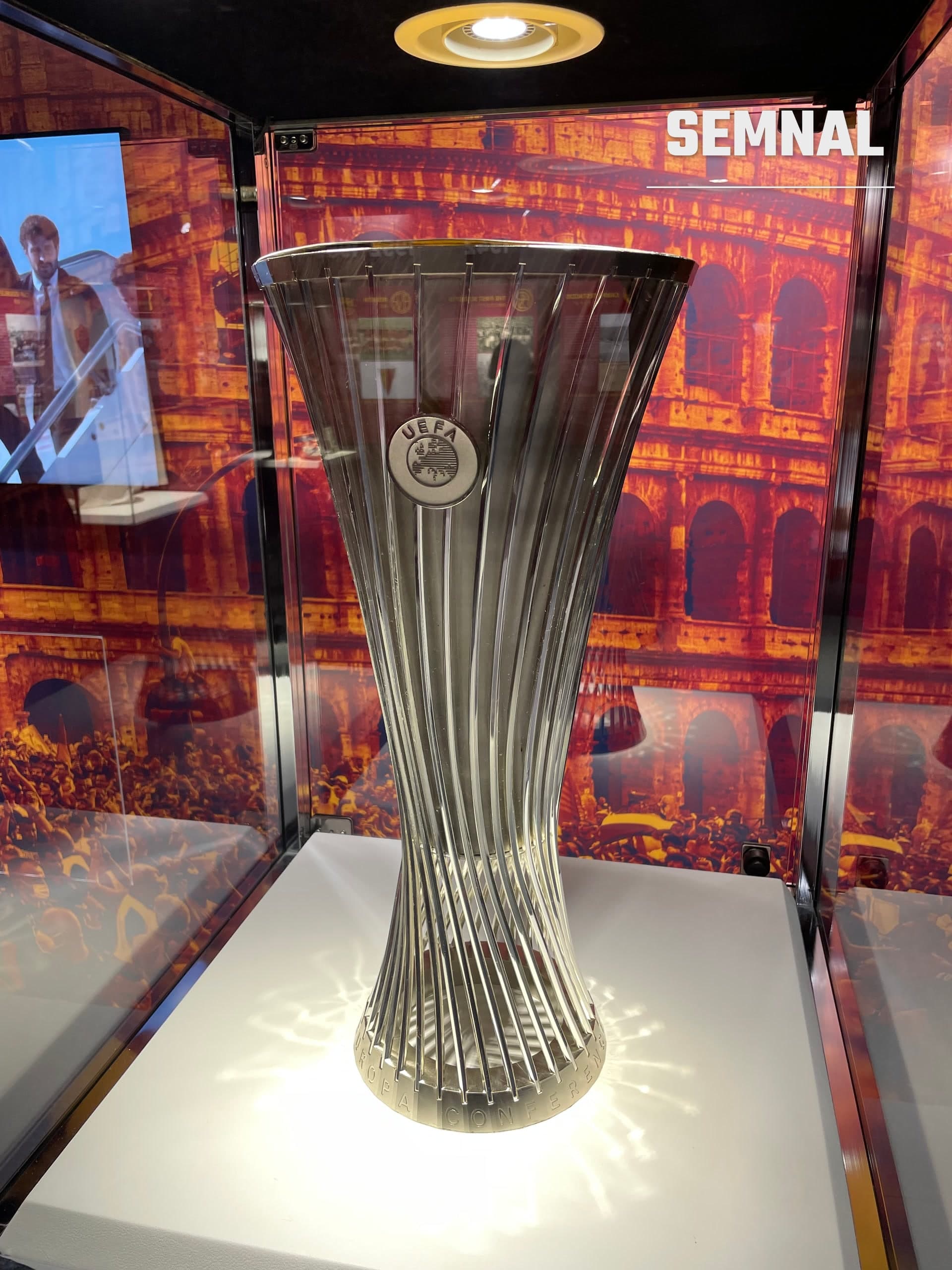 Trofeul UEFA Conference League