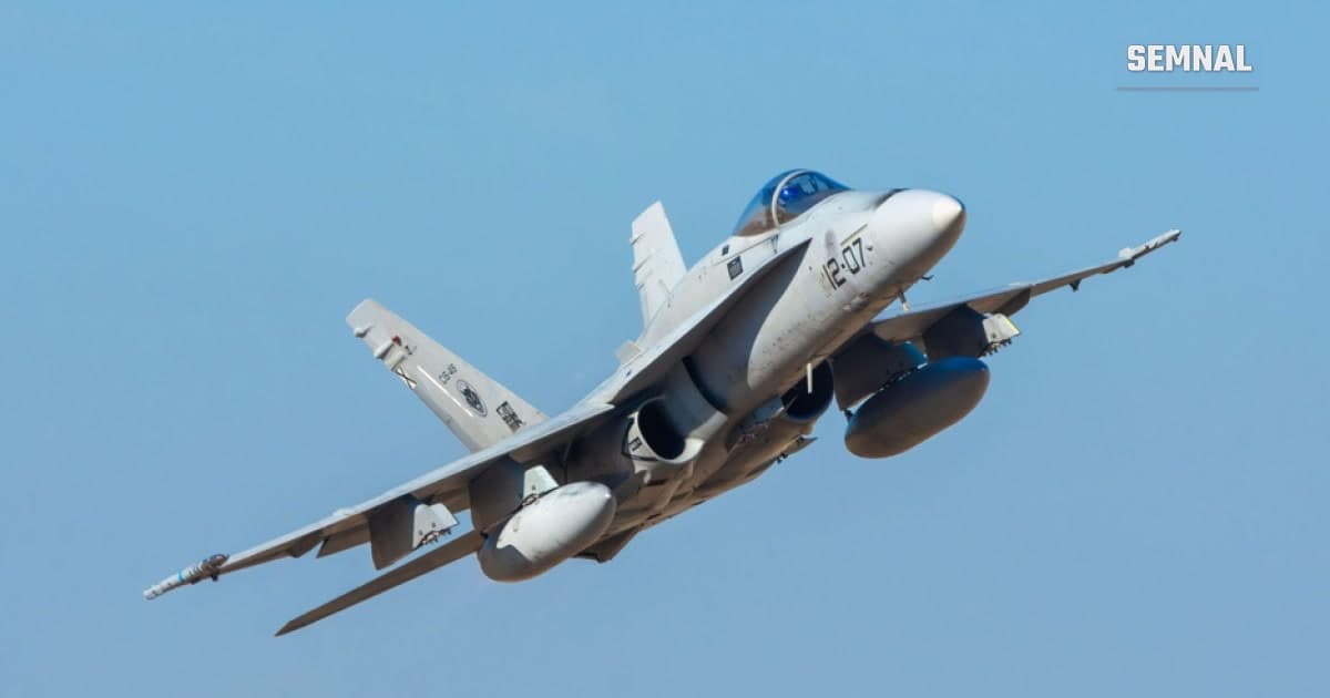 Avion de tip F-18 al Forțelor Aeriene și Spațiale Spaniole