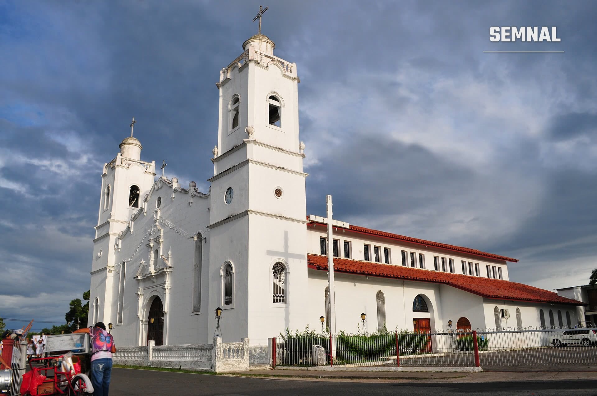 Catedrala San Juan Bautista din Penonomé, într-o fotografie din 2011, înainte de seism
