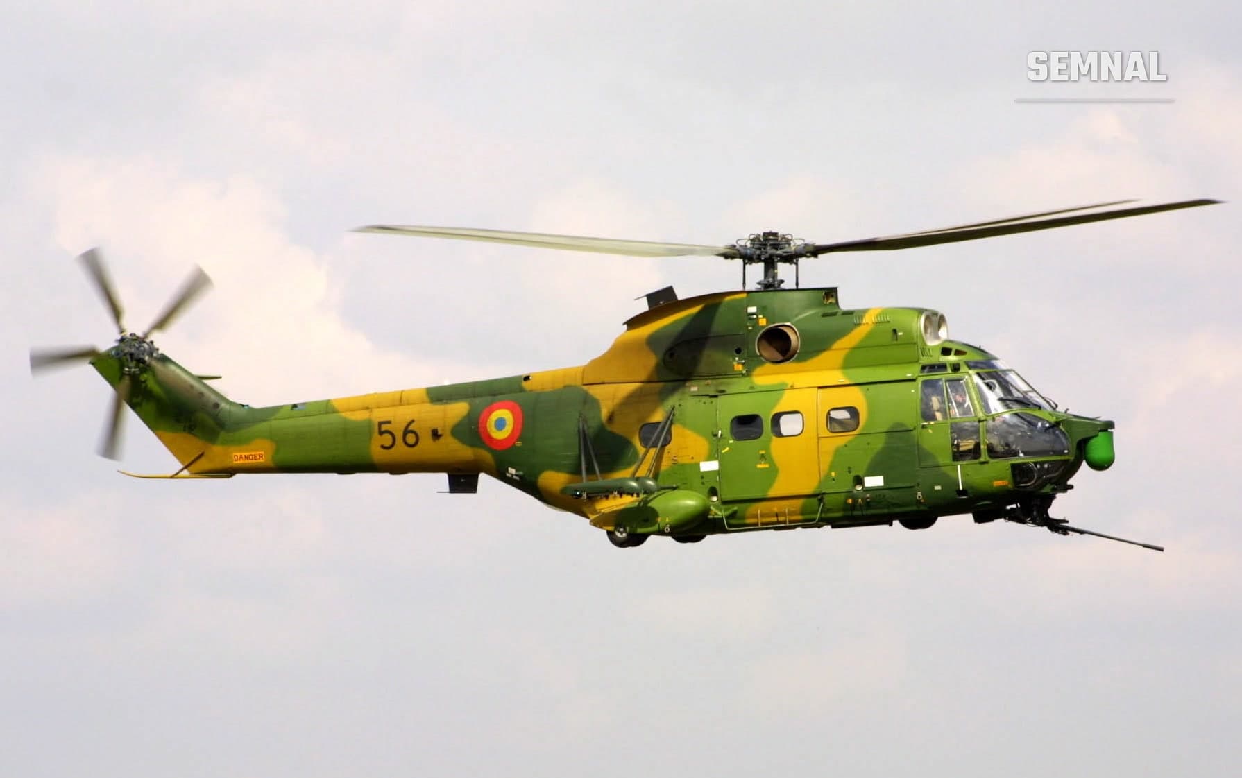 Elicopter IAR-330 Puma SOCAT al Forțelor Aeriene Române, model produs la fabrica IAR Ghimbav