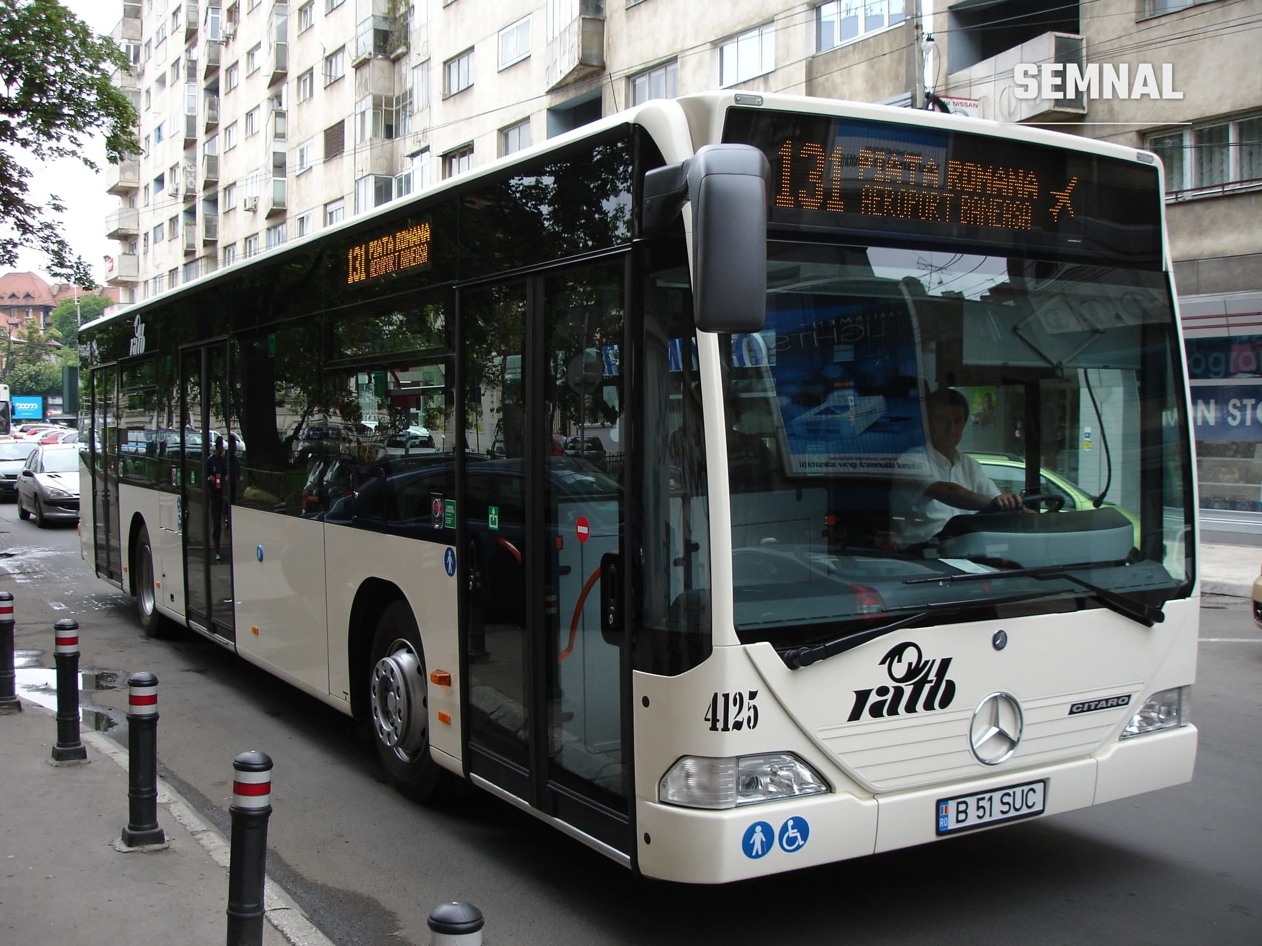 Autobuz Mercedes Citaro de transport public pe o stradă din București, fotografie de arhivă din 2006