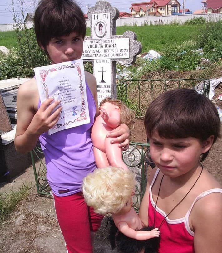 Suntem nouă frați. Tata a murit și mama este bolnavă…