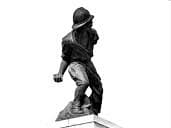 Caporalul Mușat, statuia cu inima vie