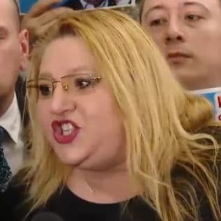 Șoșoacă atacă verbal o jurnalistă: „Ești amanta lui Ciolacu?”