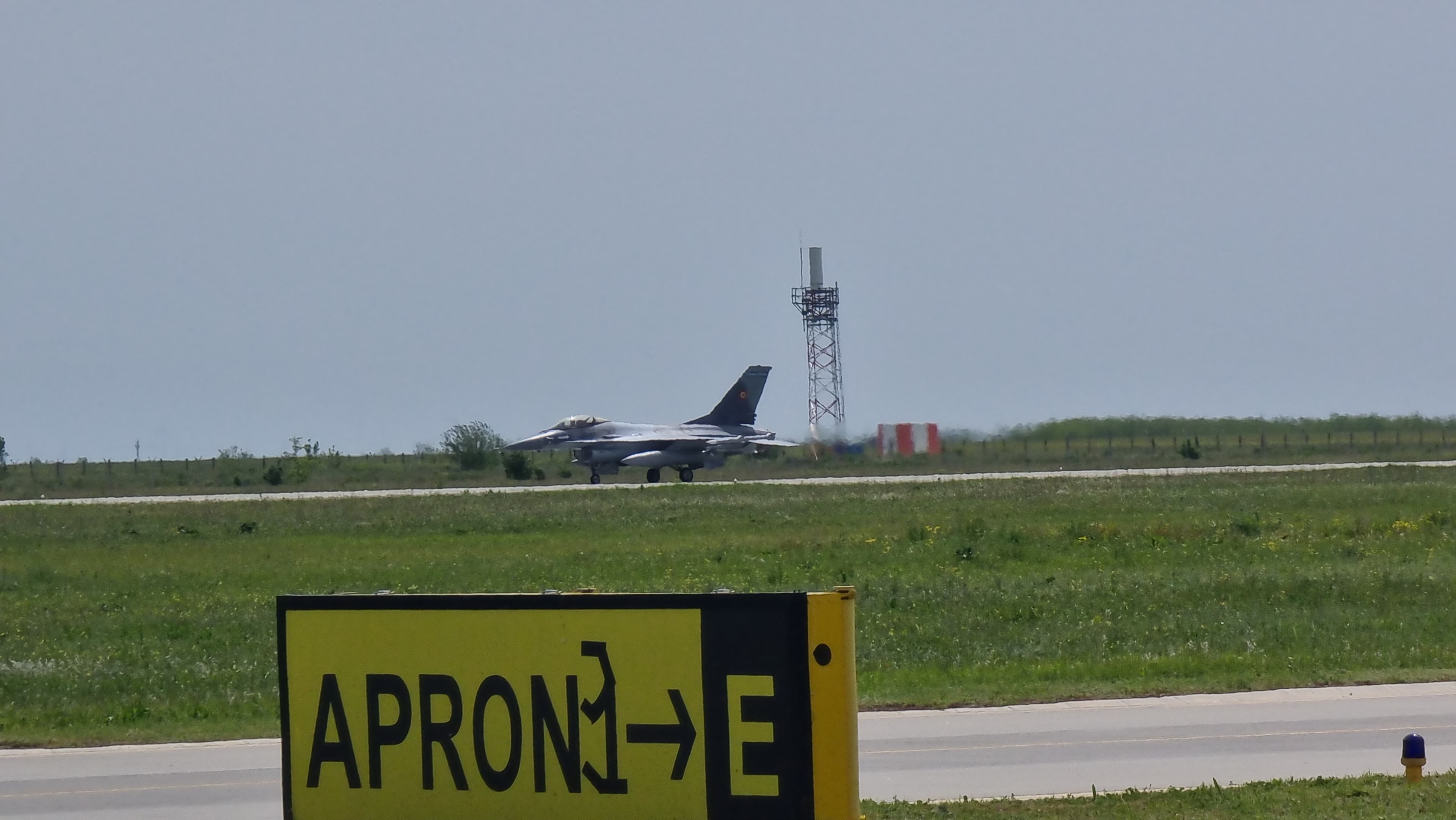 Avion de vânătoare F-16, imagine ilustrativă (nu de la incidentul din Buzău)