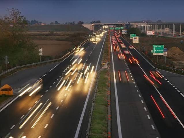 O familie de români a parcurs 100 km cu fiul mort pe bancheta din spate a mașinii