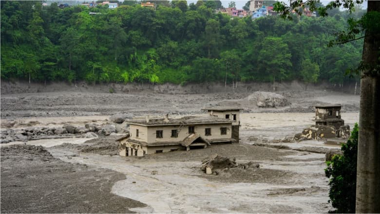 Bilanțul inundațiilor din Nepal a ajuns la 900 de morți