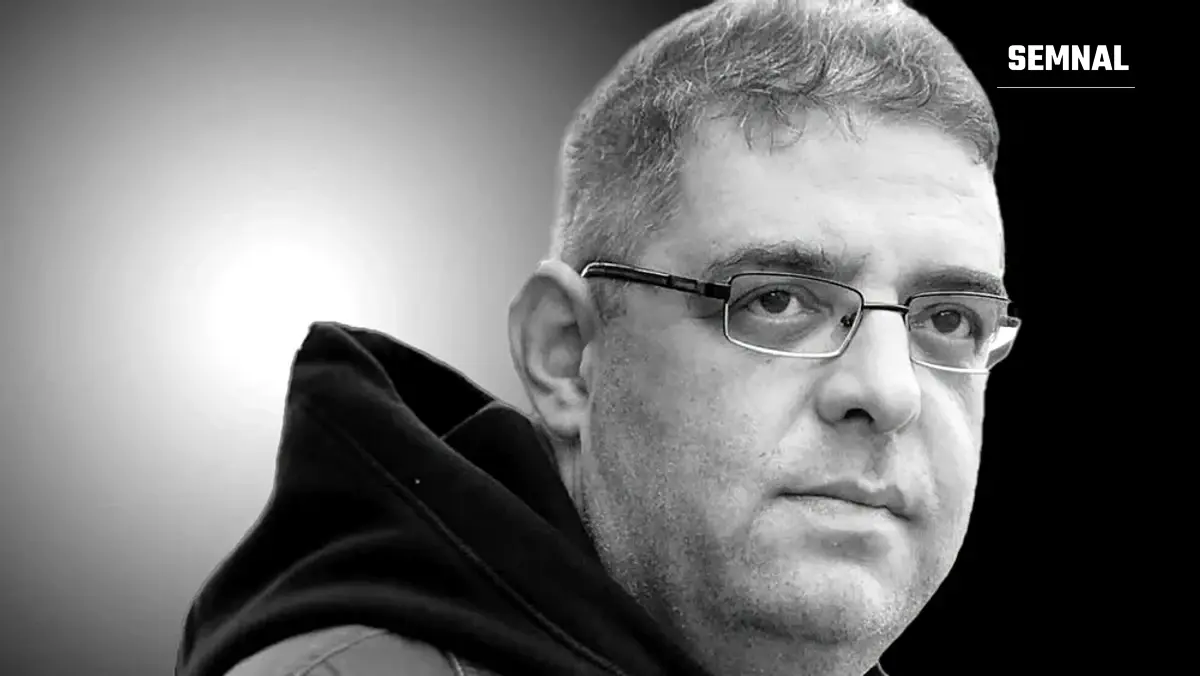 În imagine este jurnalistul Patrick Andre de Hillerin.
