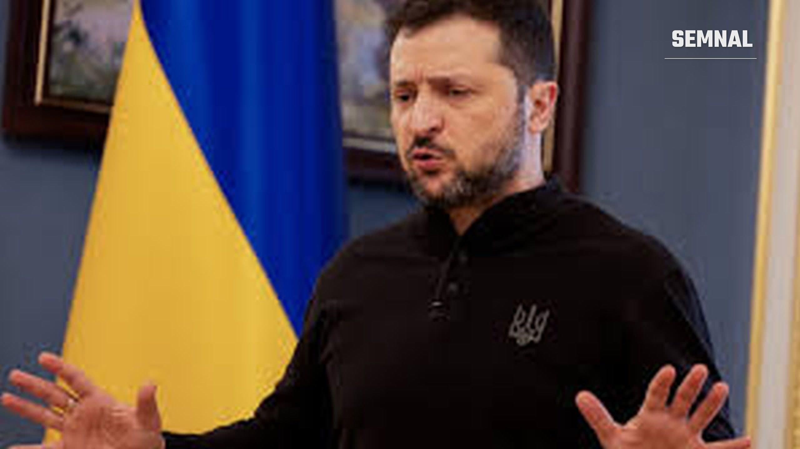 In imagine este Volodimir Zelenski.
