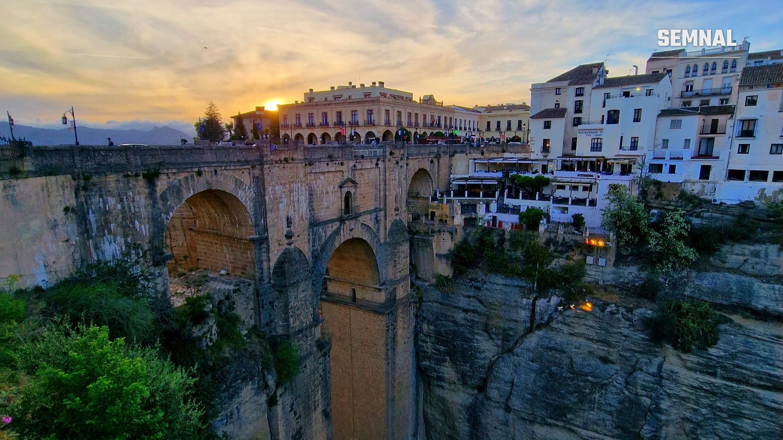 Puente Nuevo vazut la apus in Ronda