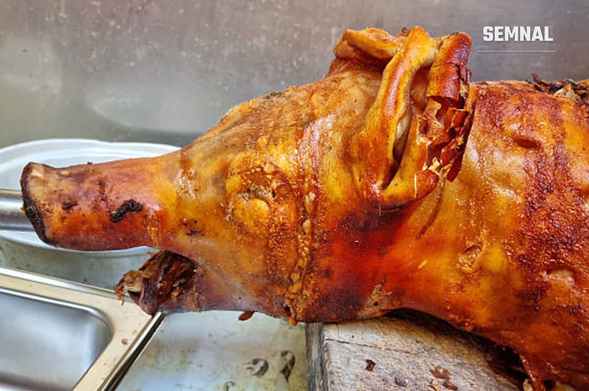 In imagine este un cap de porc.