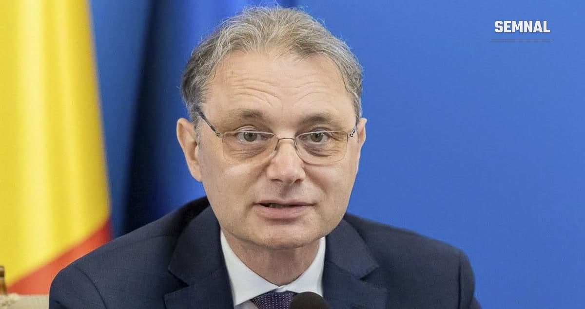 In imagine este premierul Luca Niculescu.