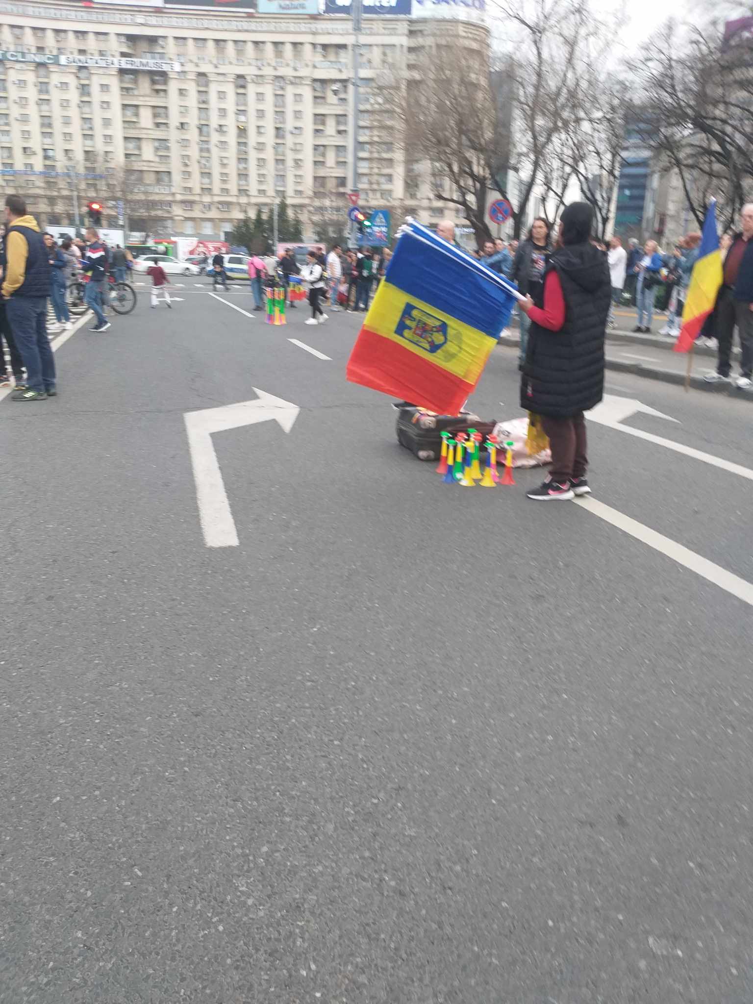 Pericolul nostalgiei comuniste: când minciuna devine virală