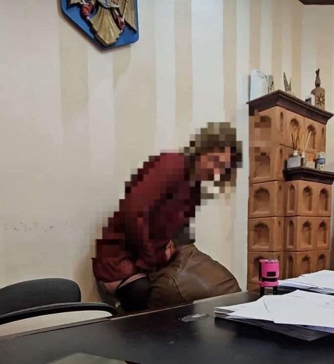 Primarul iubăreț din Livezile, surprins în ipostaze controversate