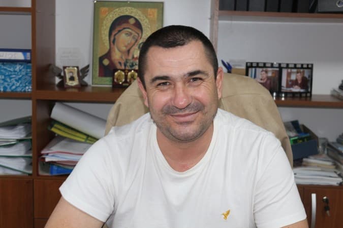 Primarul din Izvoarele