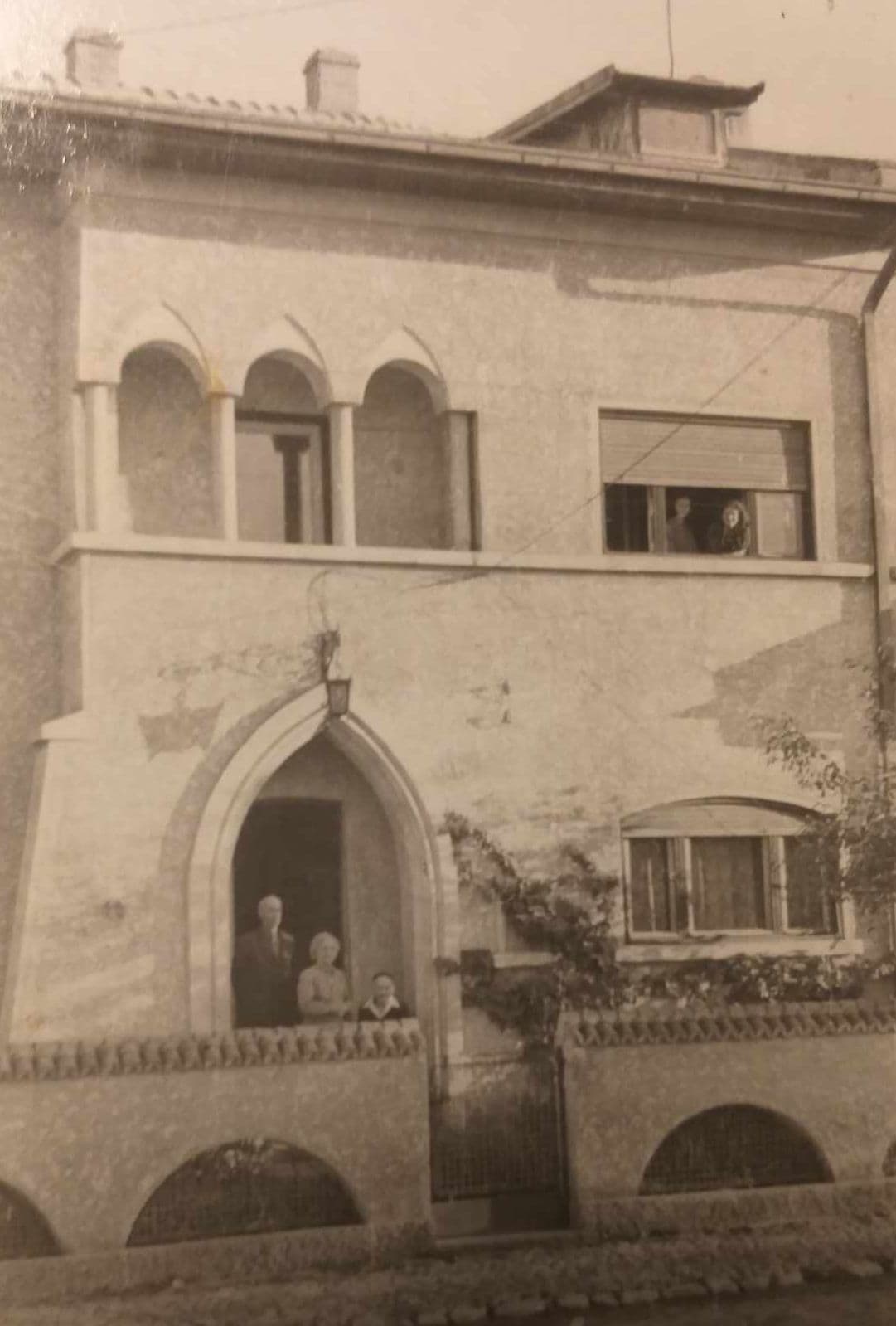 „Geamul catedral”: Povestea unei afaceri interbelice curmată de comuniști