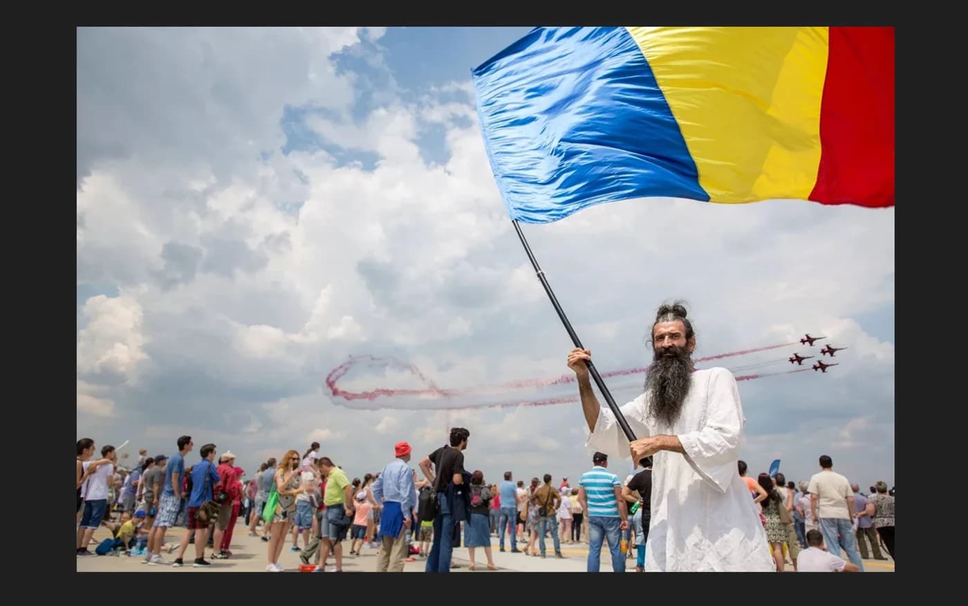 Percheziții în Capitală după mesaje extremiste