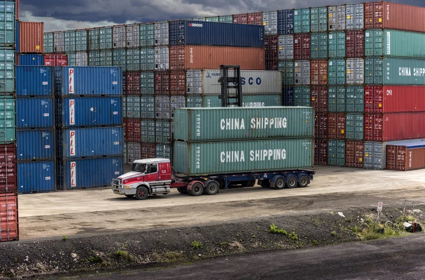 Exporturile Chinei frânează brusc sub șocul energetic