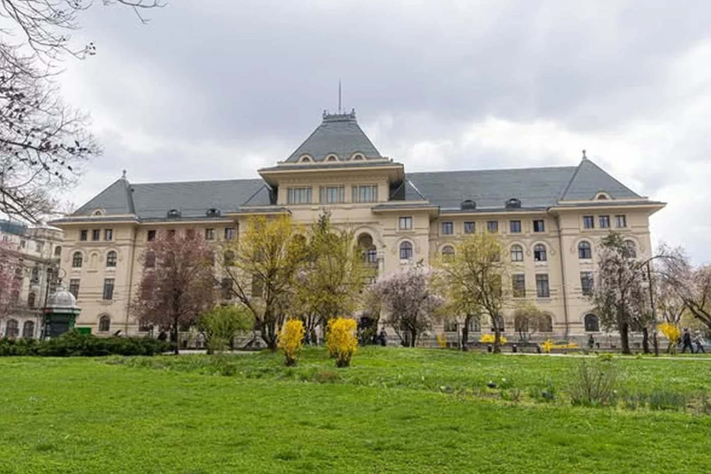 Primăria Capitalei se deschide în weekend pentru vizite