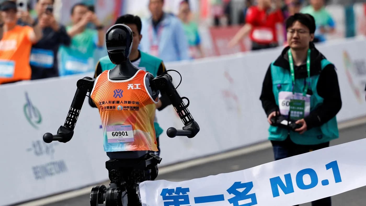 Semimaratonul cu roboți de la Beijing doboară un record
