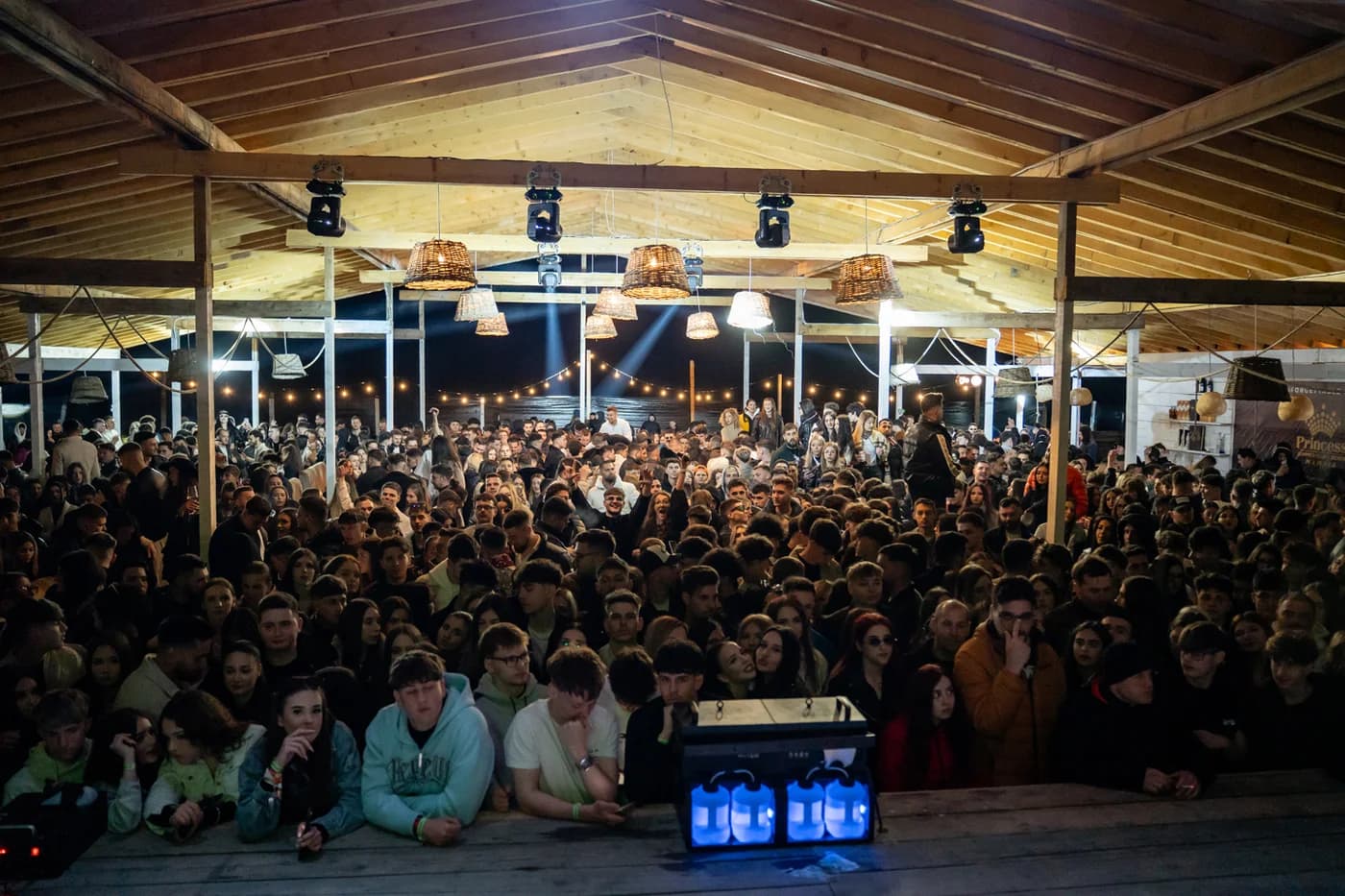 Cluburile pot salva sezonul estival pe litoral