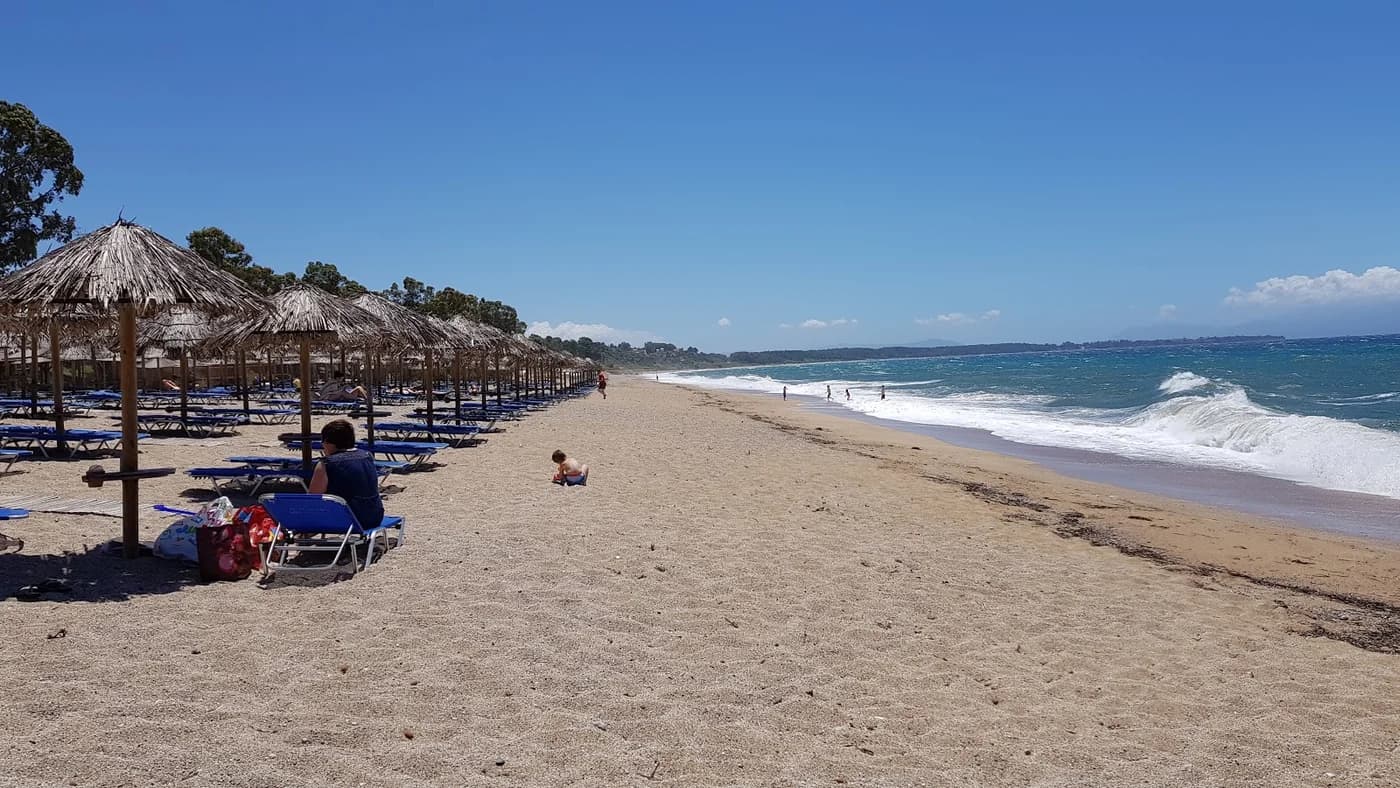 Plaja Monolithi din Grecia atrage turiștii prin liniște