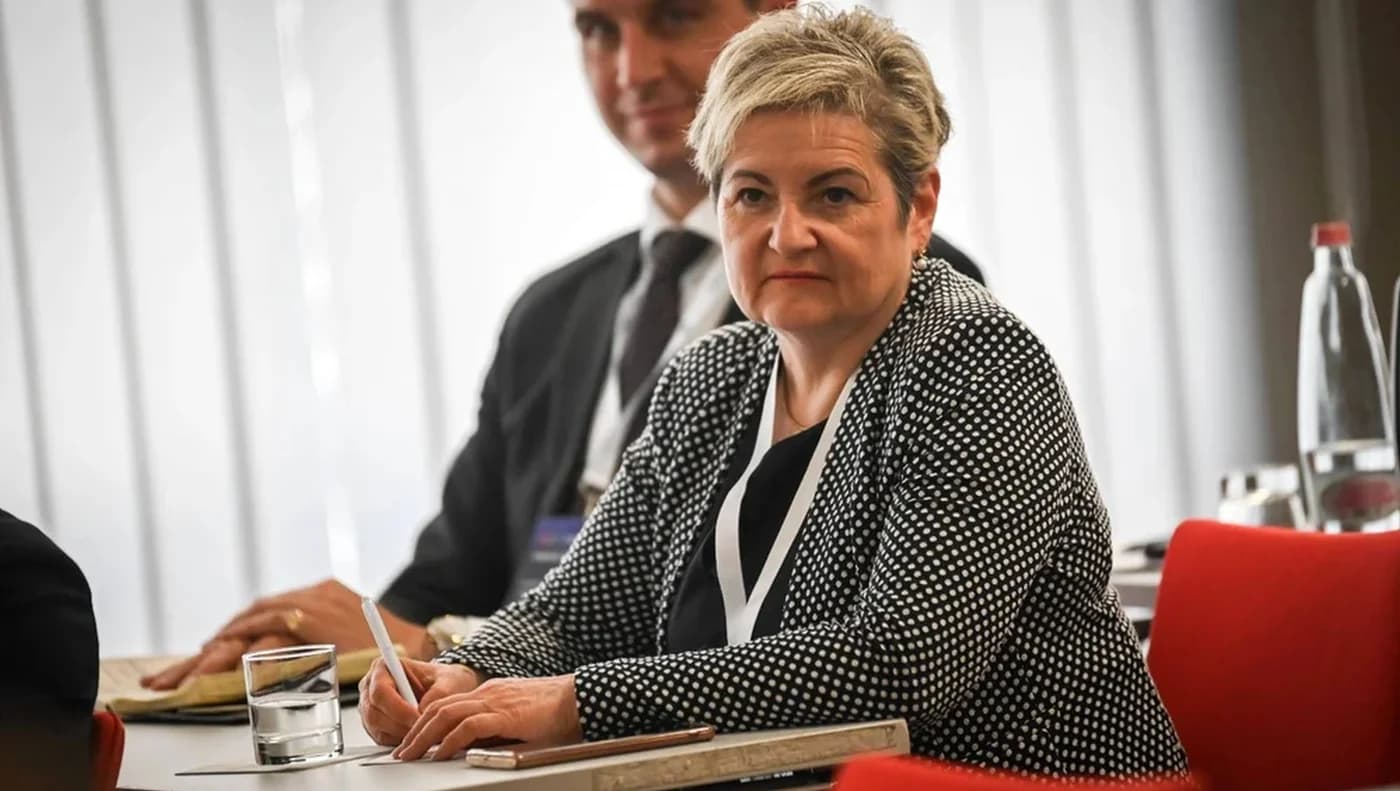 Jurământ în limba română, rostit de o deputată din Tisza Párt
