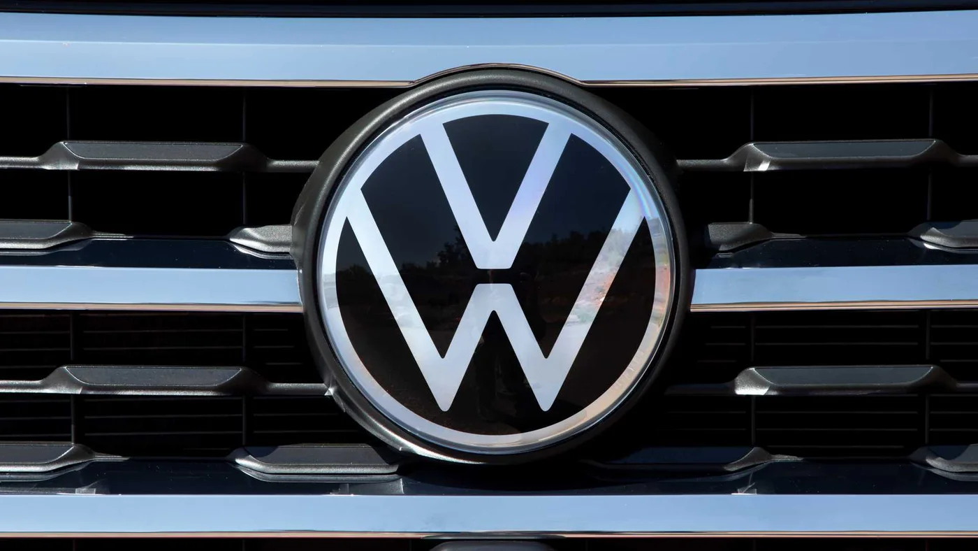 Acționarii Volkswagen cer restructurarea grupului