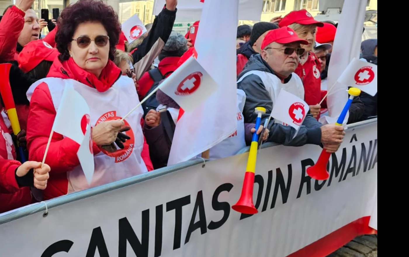 Protest SANITAS în Piața Victoriei față de salarizare