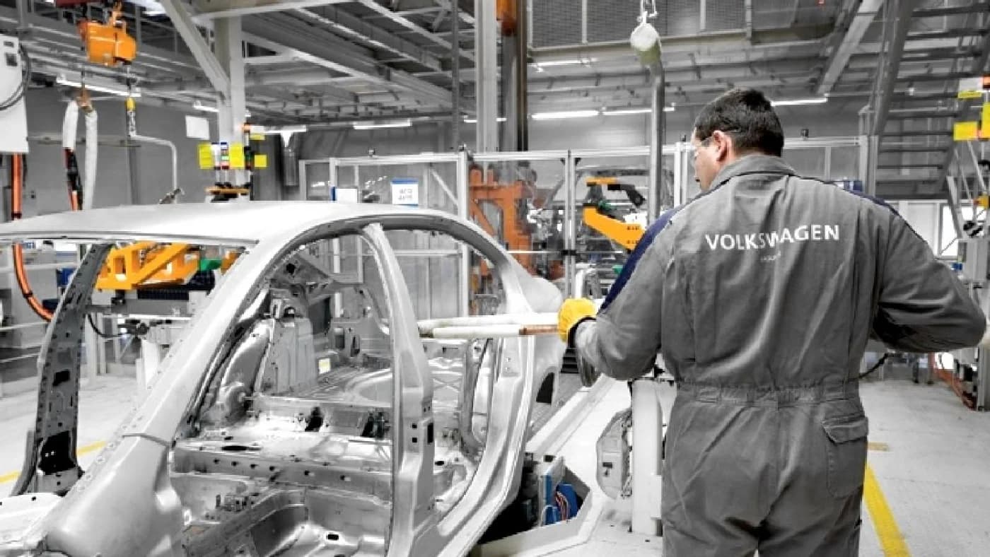 Volkswagen taie 19.000 de posturi în Germania