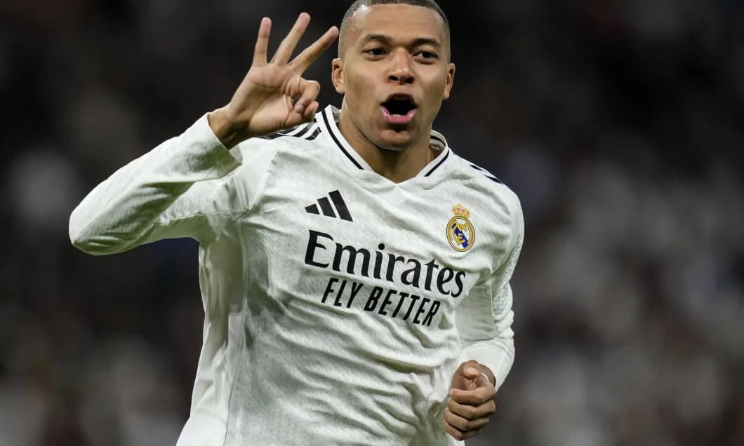 Mbappé marchează hat-trick și elimină Manchester City