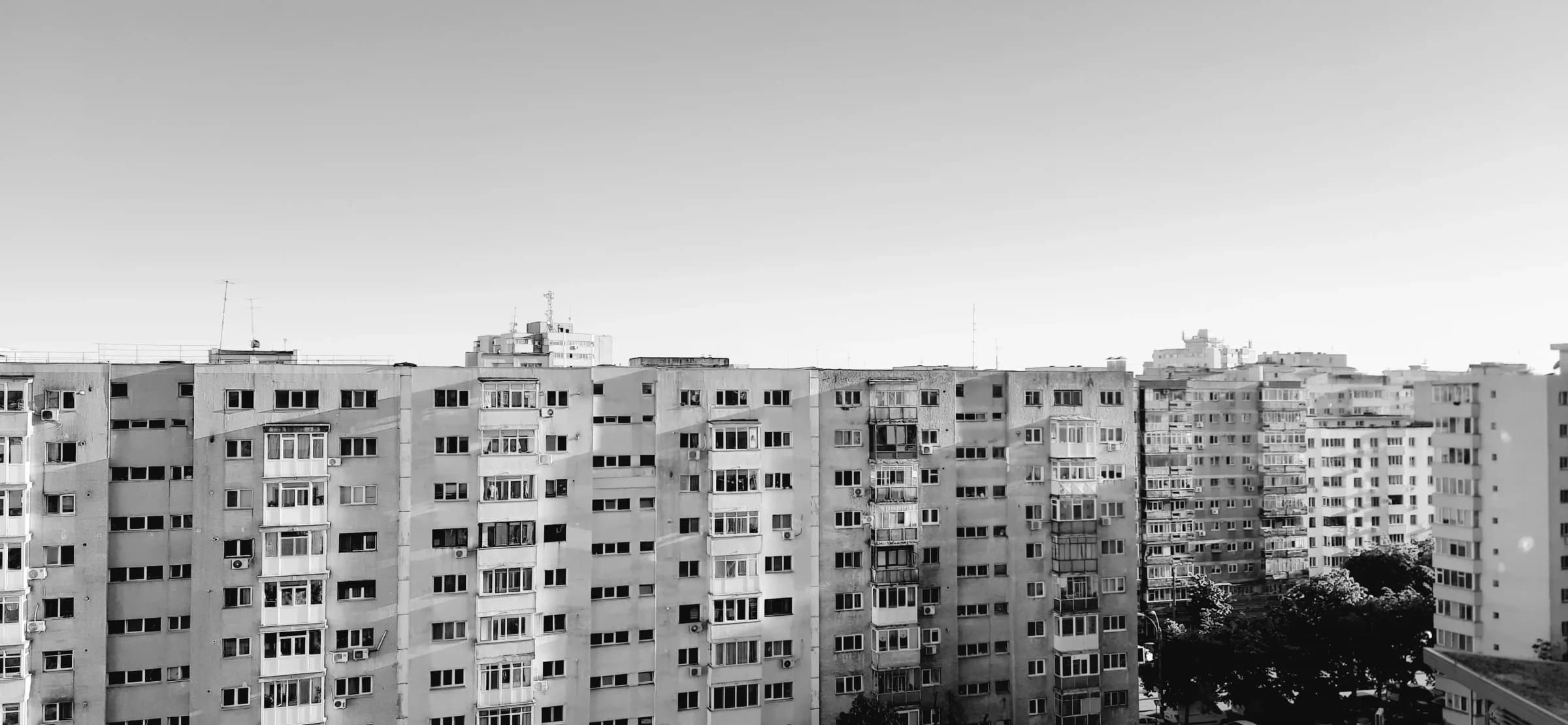 Lift pentru viață: ce blocuri comuniste pot intra în program