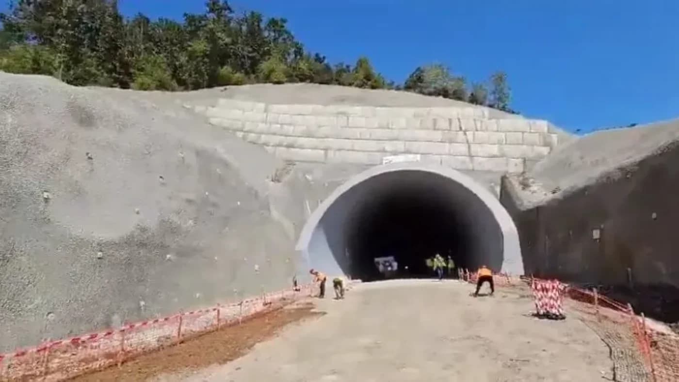 Autostrada Sibiu-Pitești avansează pe secțiunea 3