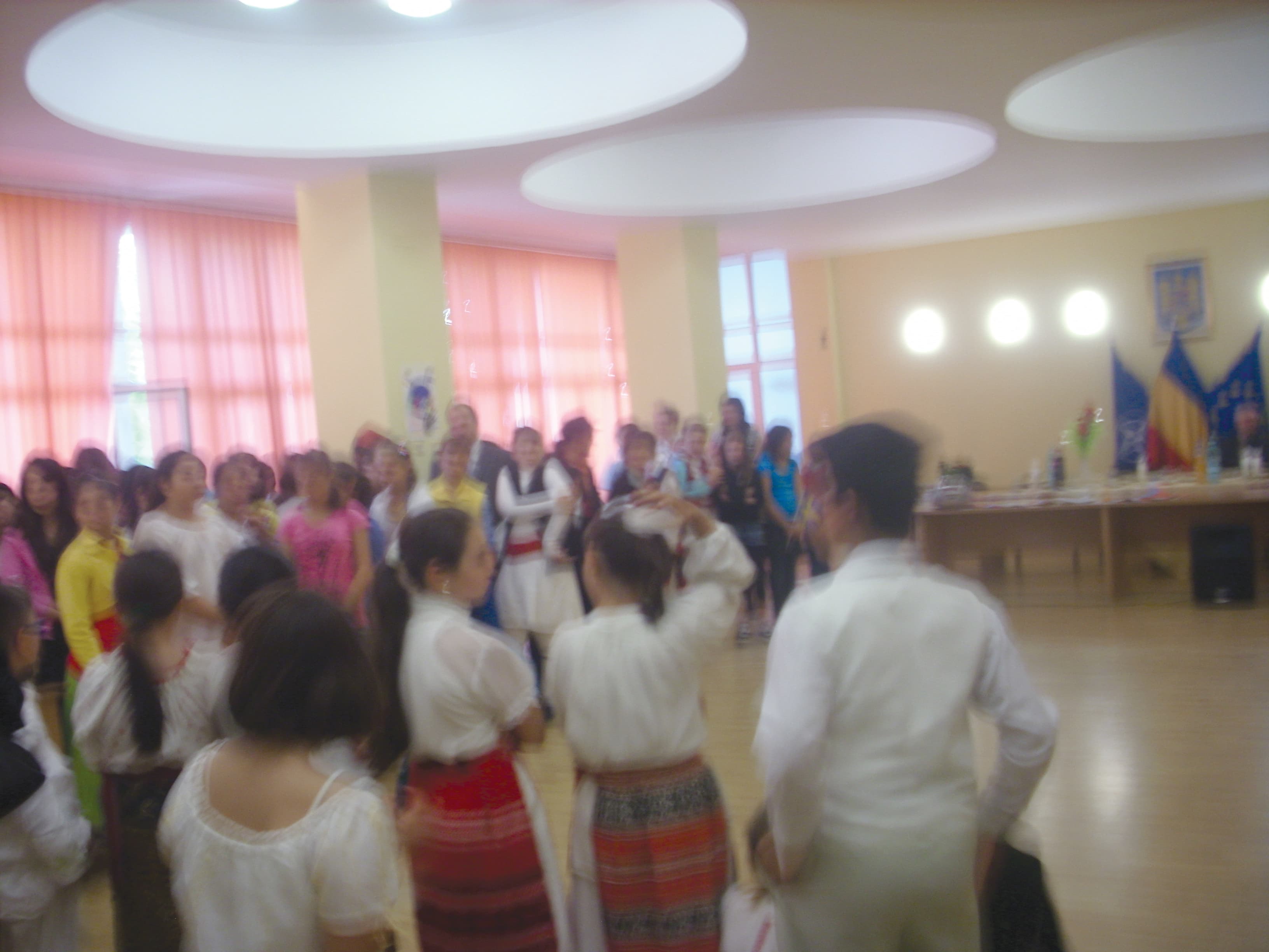 Elevii din Bragadiru au celebrat „Ziua Europei“