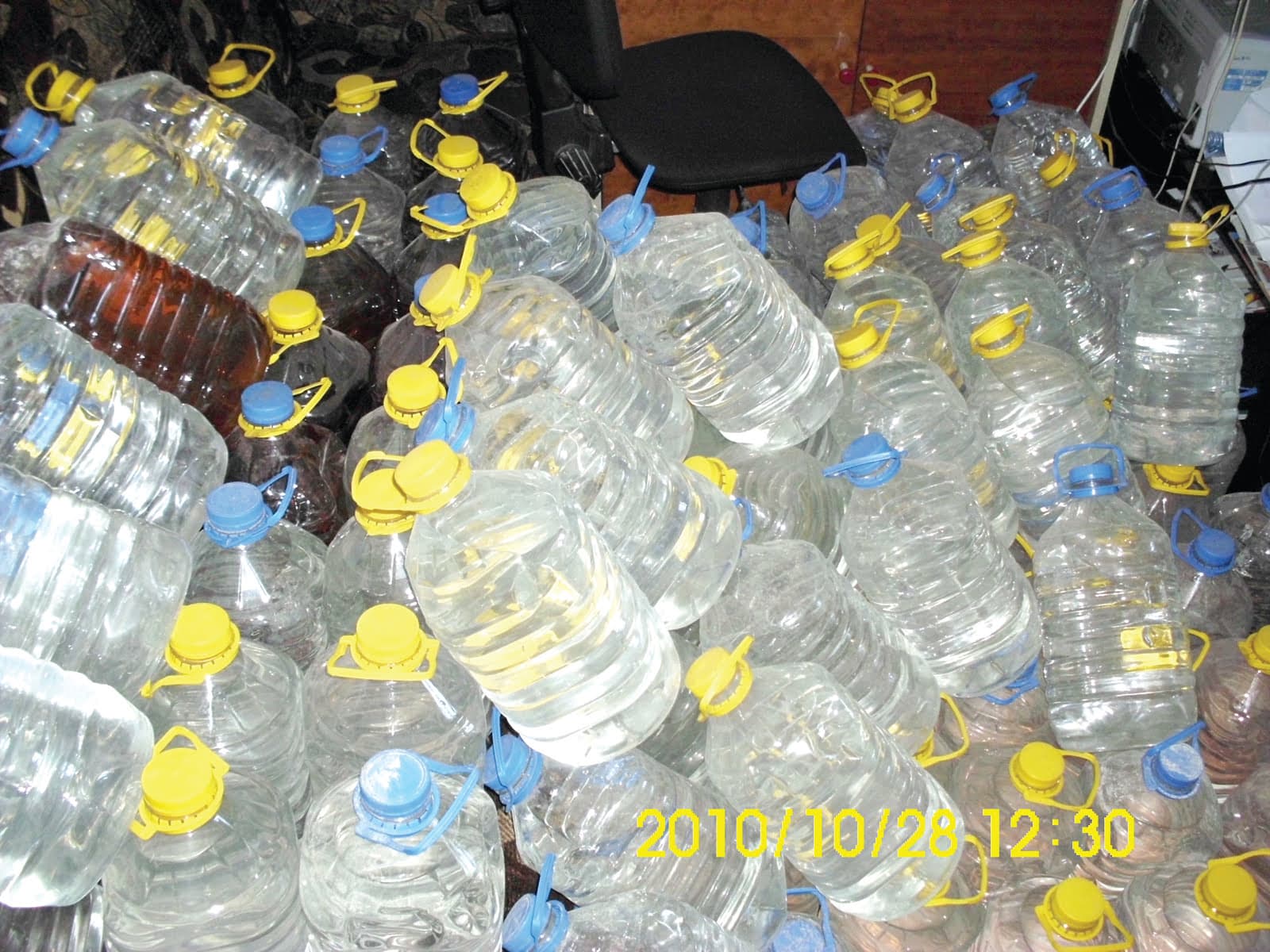 Peste 1.600 de pachete de tigarete si 900 litri de alcool, confiscate de politistii calaraseni