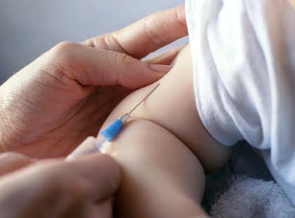 Fetiță de 4 ani, moartă de difterie pentru că părinții au refuzat vaccinarea