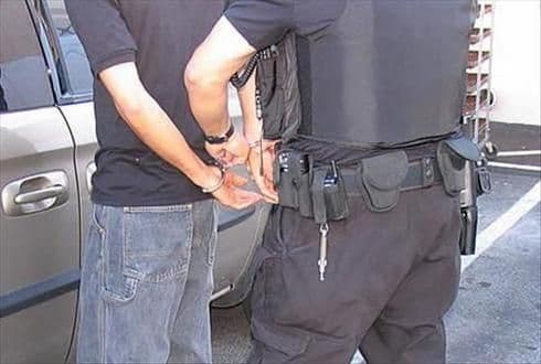 Minor de 15 ani, reținut după ce a înjunghiat un tânăr