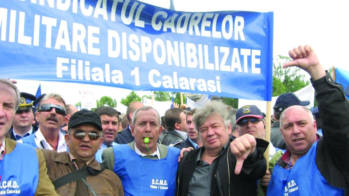 Pensionarii militari din Călăraşi nu au mai pichetat sediul organizaţiei PDL
