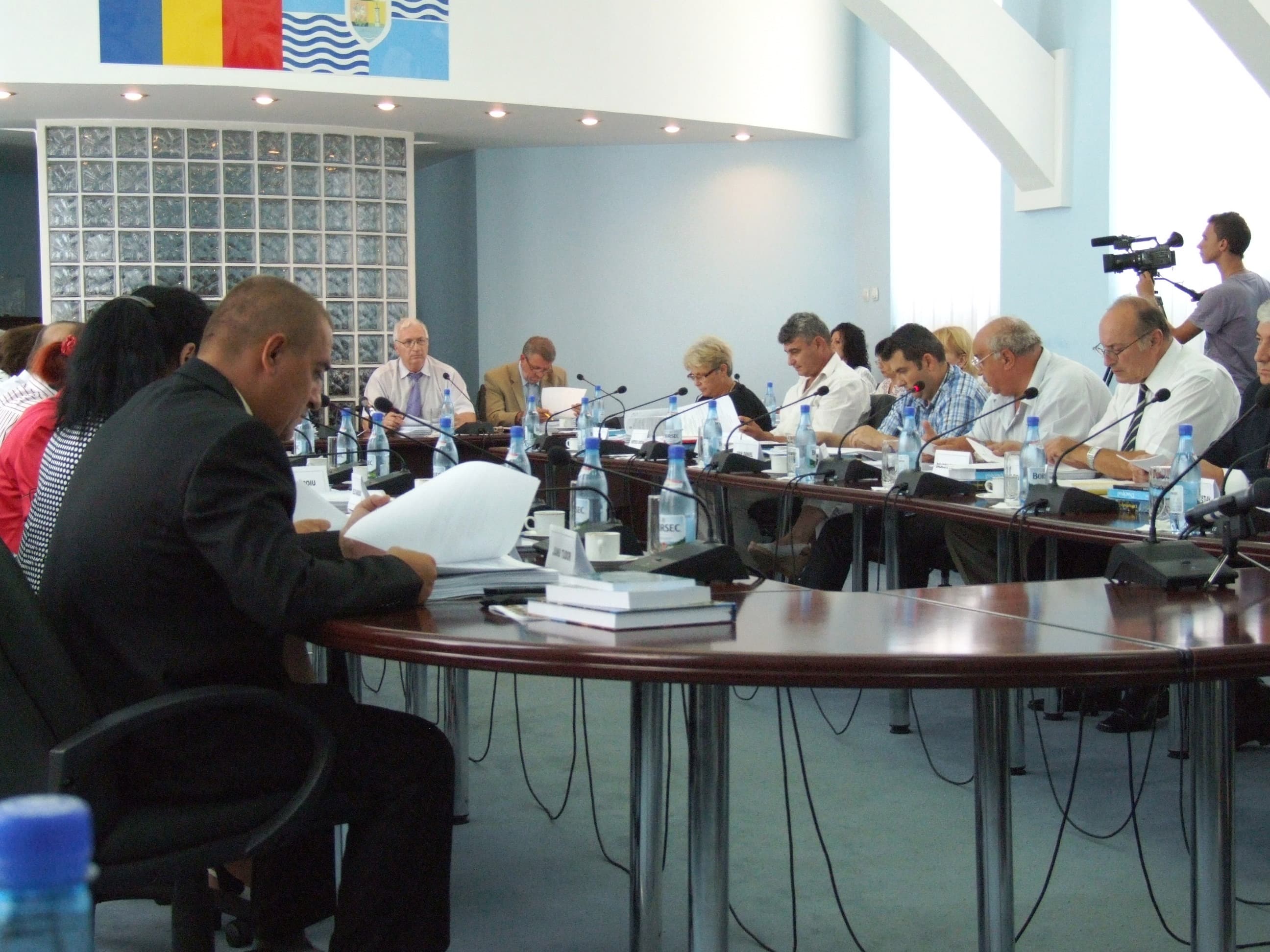Externalizarea serviciilor, sau diferenta intre institutie si intreprindere…