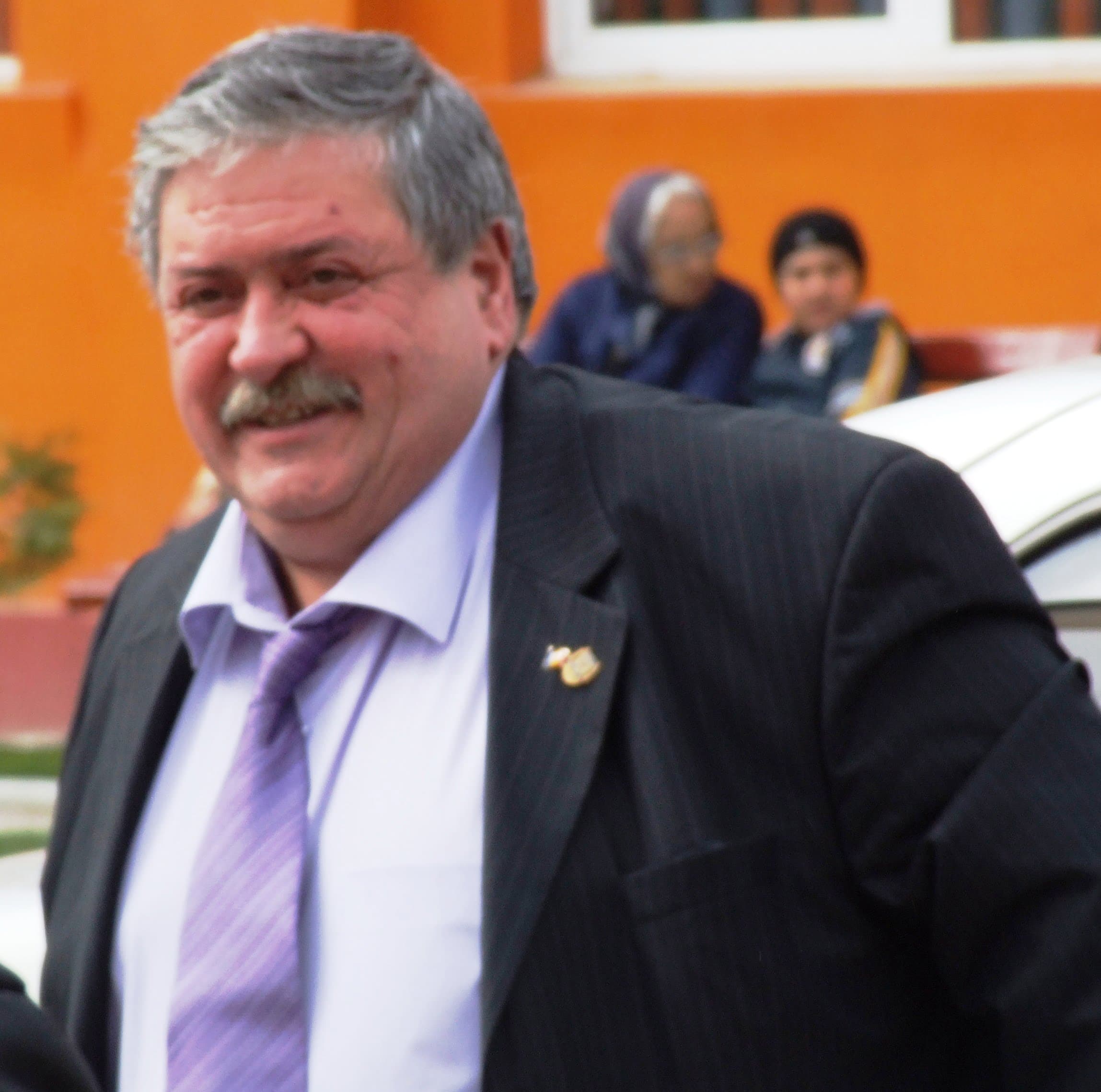 Marin Anton neaga vreo legatura cu clanurile interlope/ Asta in timp ce pe senatorul Cezar Magureanu il doare ...un genunchi