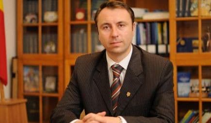 Calarasi - Toate drumurile din judet inchise si noua localitati fara curent electric — Societate