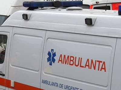Un pacient din Satu Mare acuză un medic de malpraxis: o așchie din obraz a rămas cusută sub piele