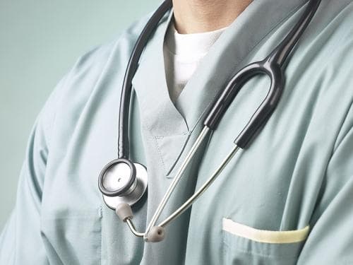 Bărbat condamnat pentru agresarea unei doctorițe la Spitalul Fetești: 2 ani și 5 luni de închisoare și daune de 120.000 de lei
