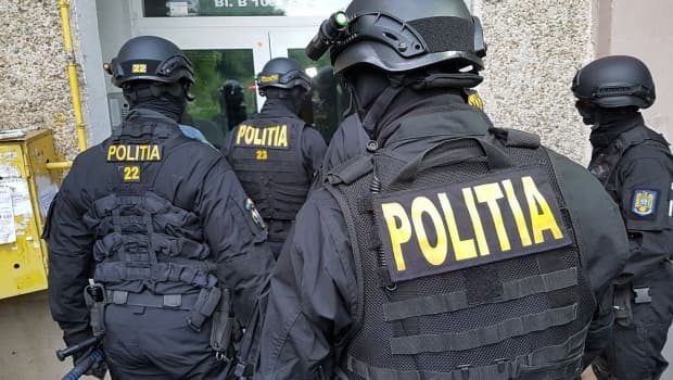 Poliţiştii din Buzău au pus sechestru pe nouă clădiri şi o maşină aparţinând unor presupuşi evazioni — Justiție